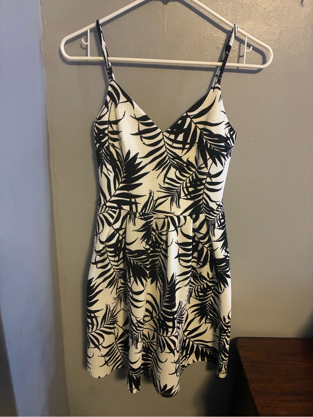 Soprano Black & White Tropical Leaf Mini Dress